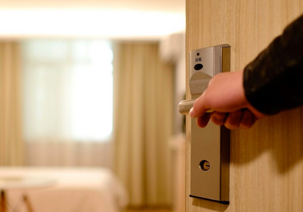 Onde me hospedar? Prós e contras das acomodações em cada viagem