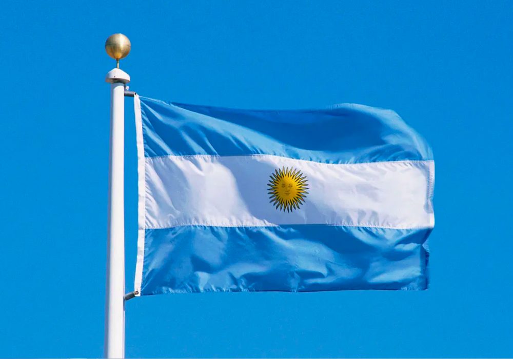 Usar cartão de crédito na Argentina ficou vantajoso