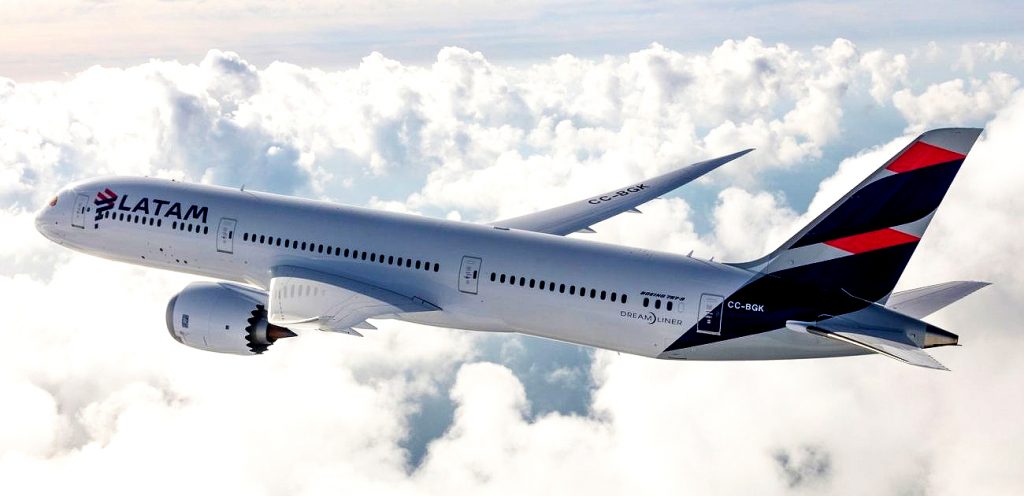 Latam Cancela Voos