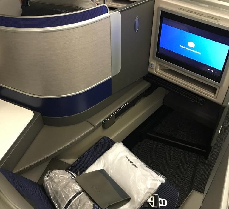 Como é voar na Executiva Polaris da United