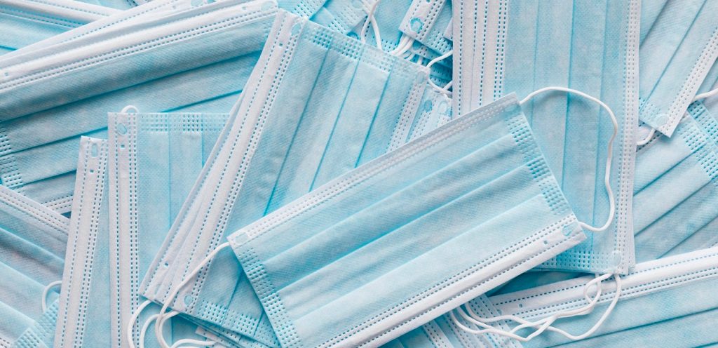 Máscaras em voos deixam de ser obrigatórias