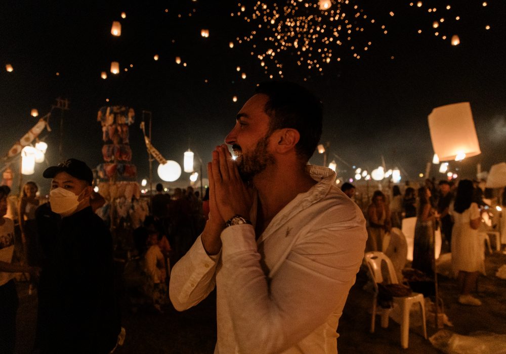 Como é o Festival das Lanternas na Tailândia