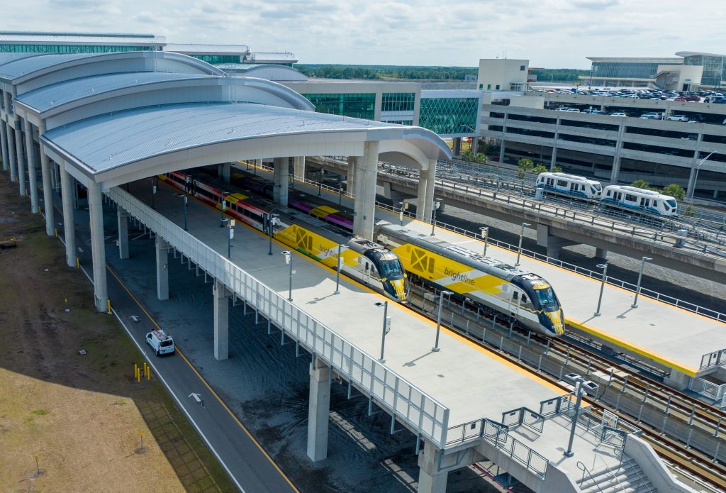 Trem de Miami a Orlando será inaugurado este mês